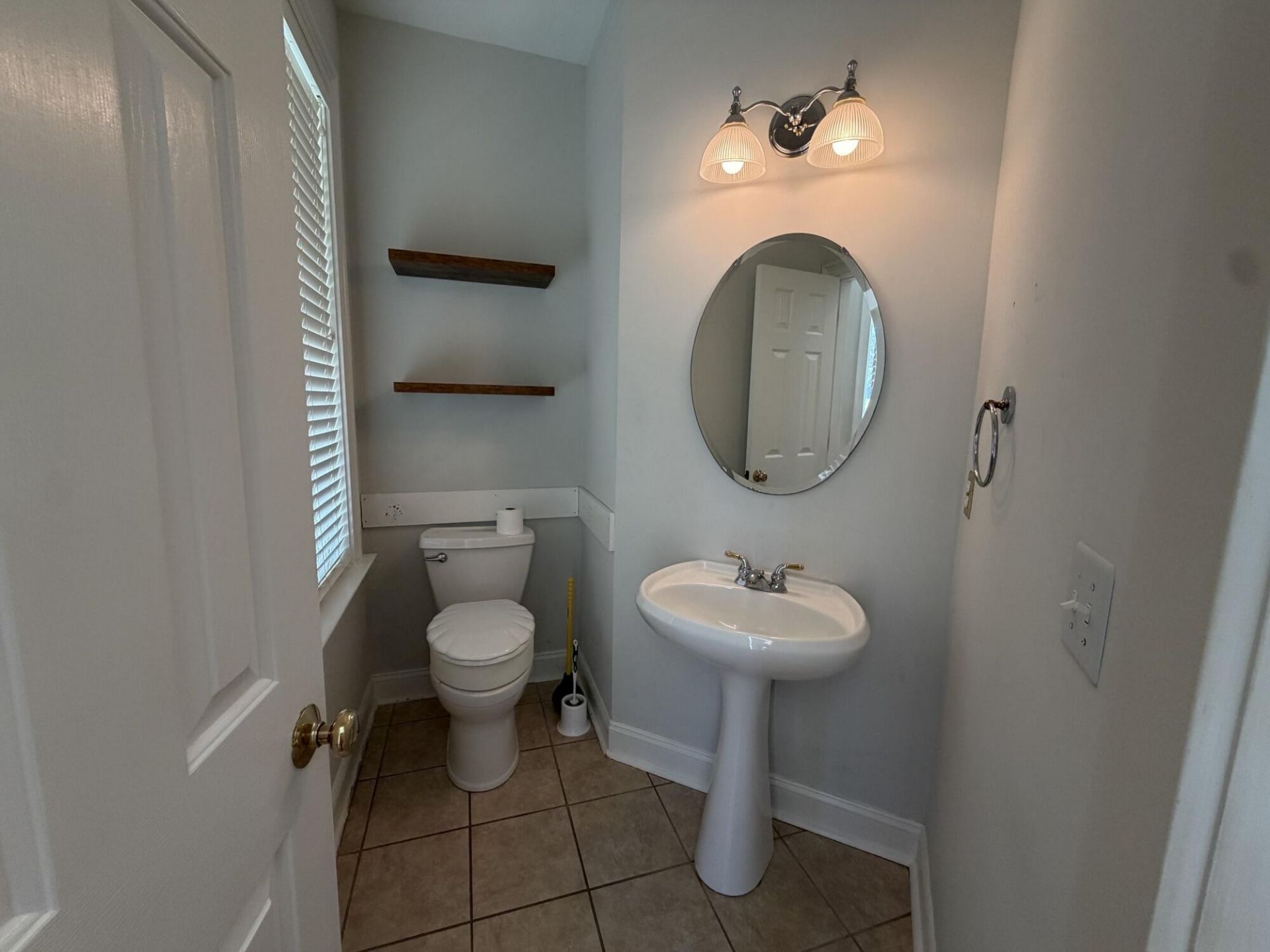 126 Senrab Boulevard Photo 17