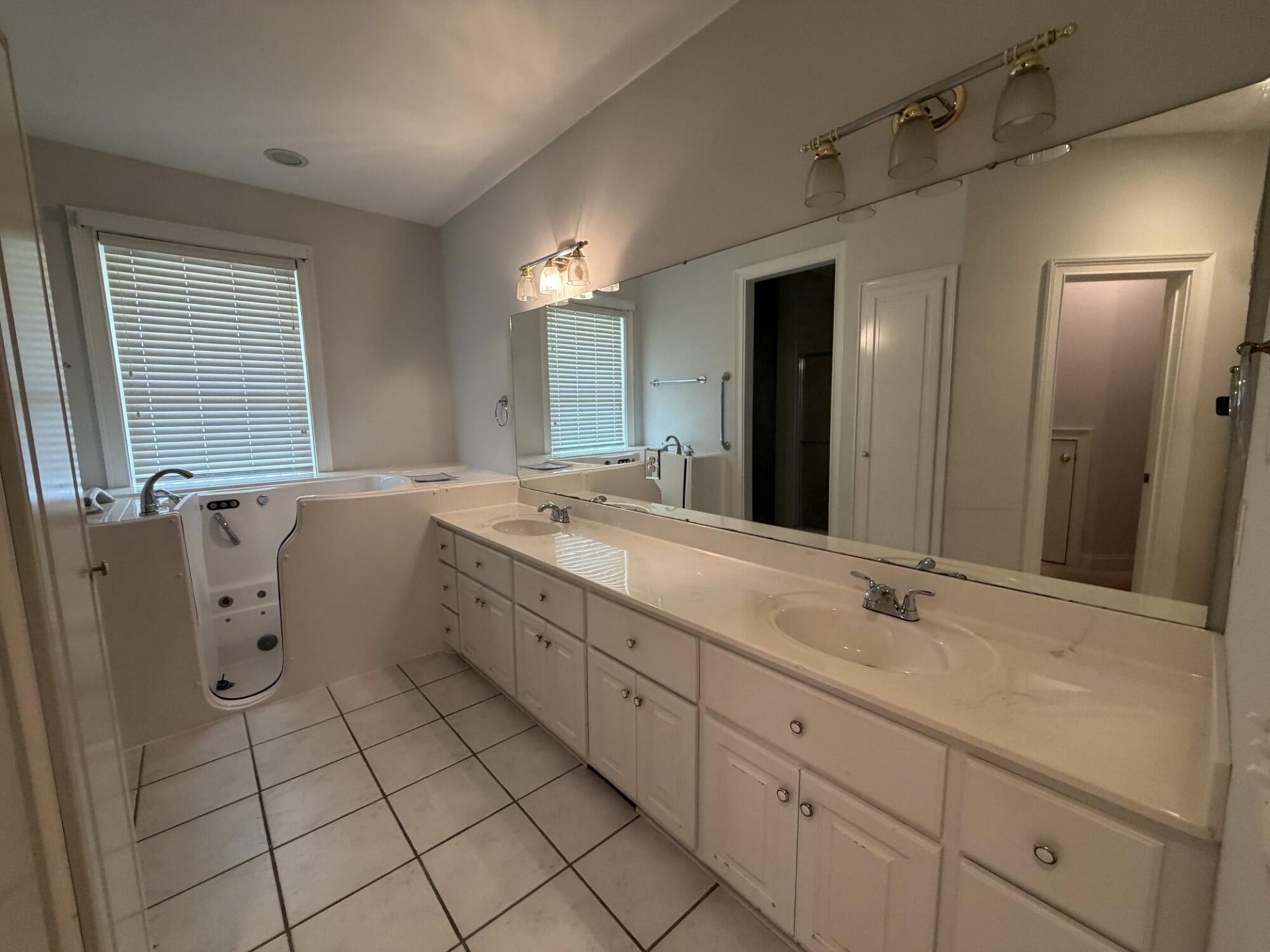 126 Senrab Boulevard Photo 21