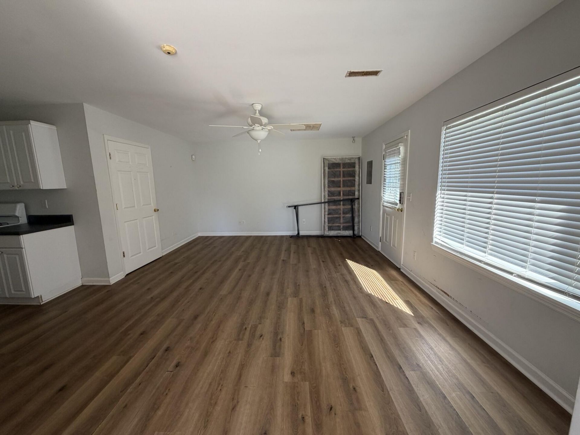 126 Senrab Boulevard Photo 36