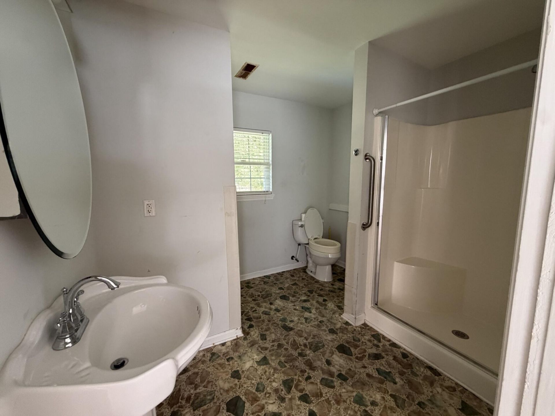 126 Senrab Boulevard Photo 39