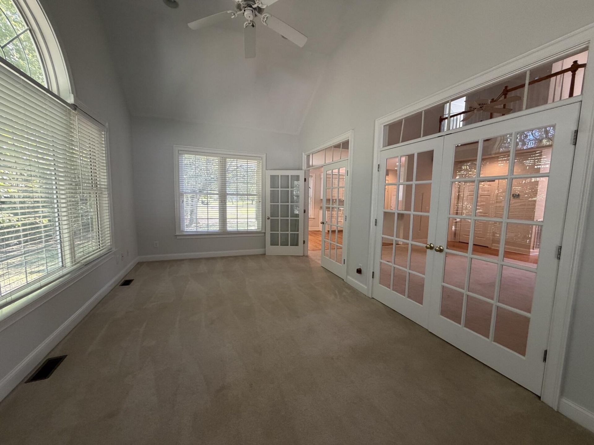 126 Senrab Boulevard Photo 8