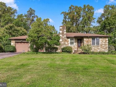 711 STRATFORD DRIVE, PHILADELPHIA, PA 19115