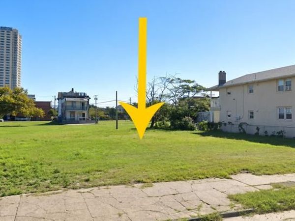 19 N RHODE ISLAND AVENUE, ATLANTIC CITY, NJ 08401