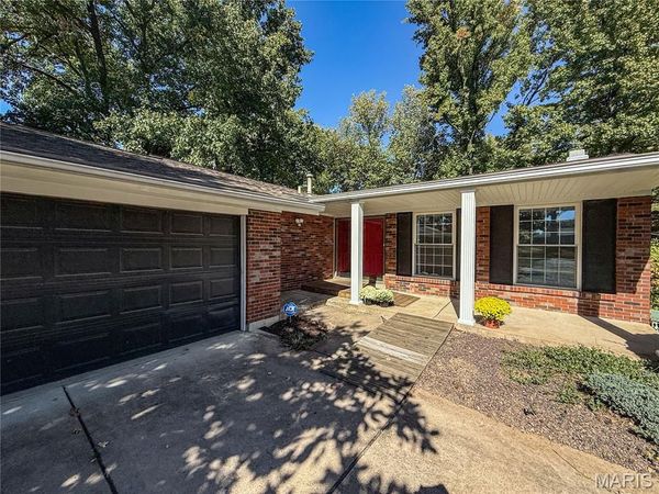 1333 Sherbrooke Road, St Charles, MO 63303