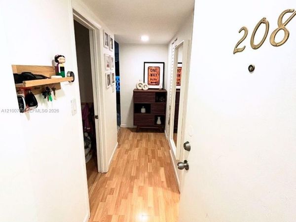 1020 Meridian Ave , Unit 208, Miami Beach, FL 33139