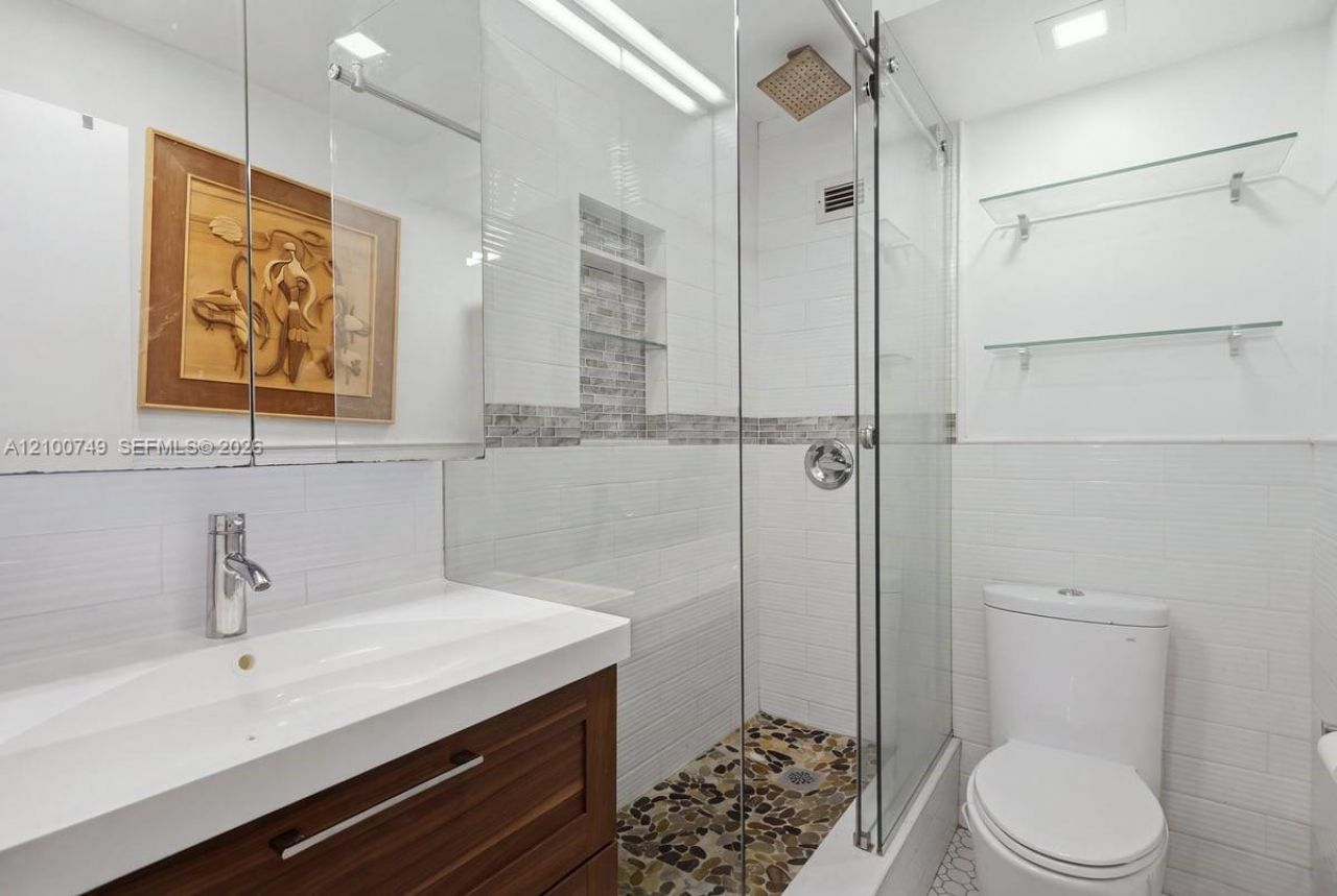 1020 Meridian Ave, Unit 208, Miami Beach, FL 33139 Photo