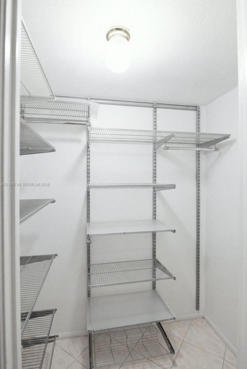 1020 Meridian Ave, Unit 208, Miami Beach, FL 33139 Photo