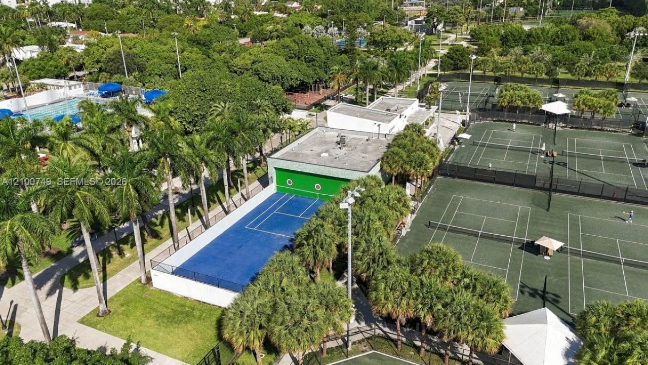 1020 Meridian Ave, Unit 208, Miami Beach, FL 33139 Photo