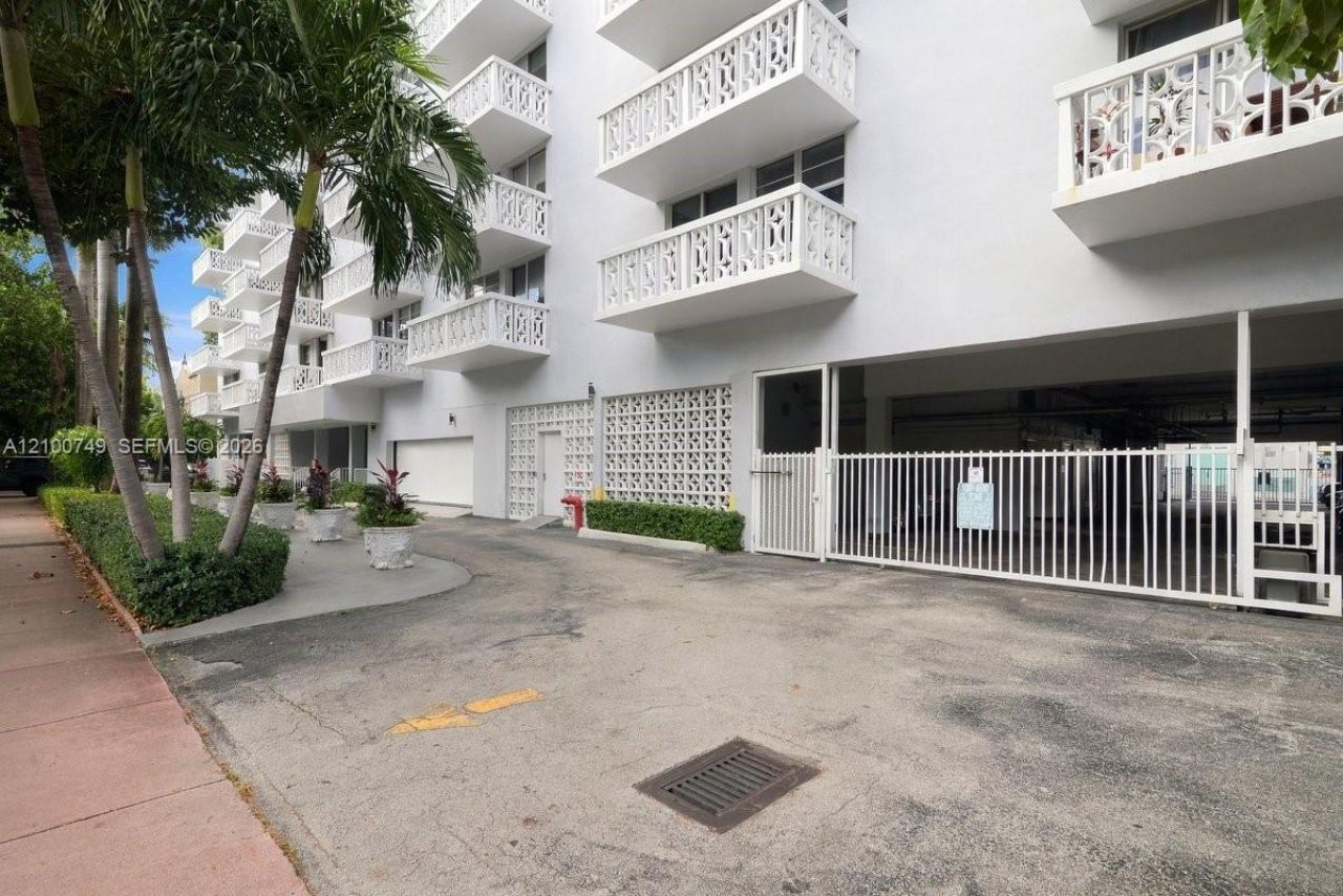 1020 Meridian Ave, Unit 208, Miami Beach, FL 33139 Photo