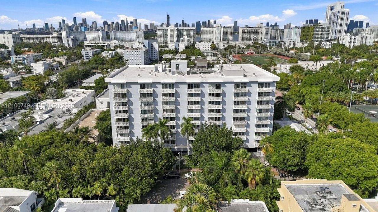1020 Meridian Ave, Unit 208, Miami Beach, FL 33139 Photo