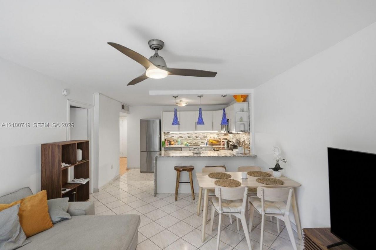 1020 Meridian Ave, Unit 208, Miami Beach, FL 33139 Photo