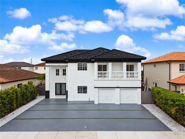 15579 SW 10th Ln , Miami, FL 33194