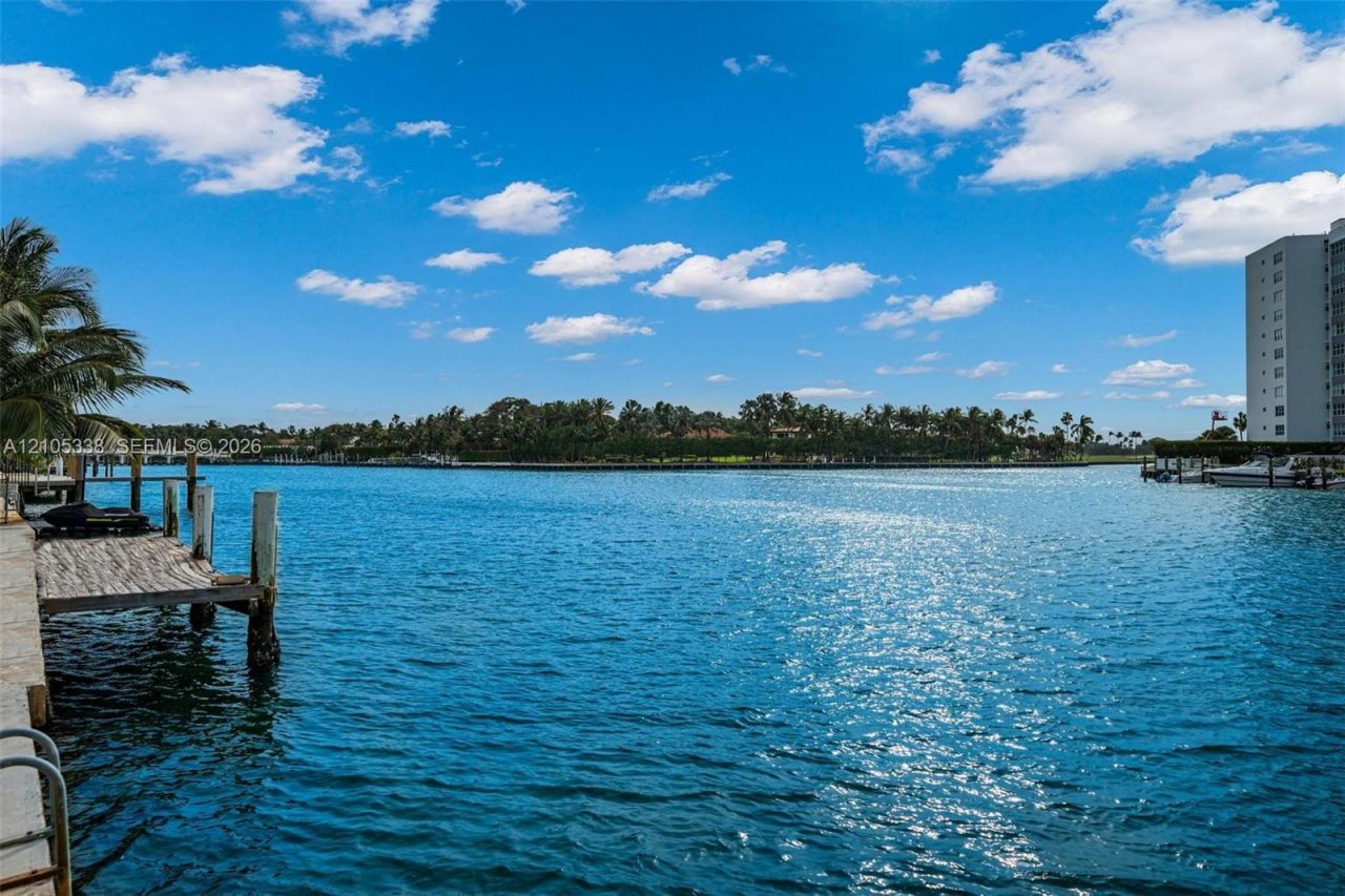 9250 Bay Dr, Surfside, FL 33154 Photo