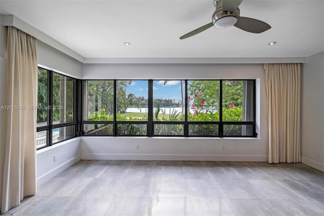 9250 Bay Dr, Surfside, FL 33154 Photo