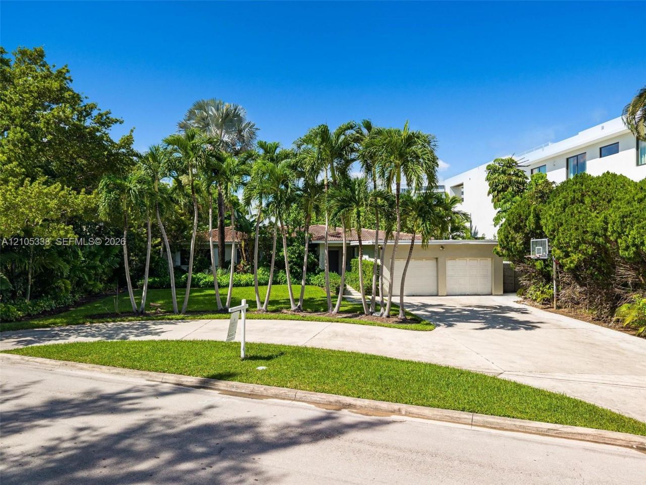 9250 Bay Dr, Surfside, FL 33154 Photo