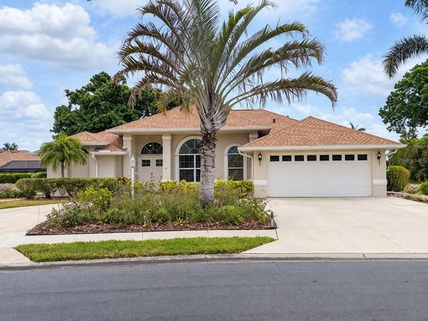 393 VISTA WOOD DRIVE , VENICE, FL 34293