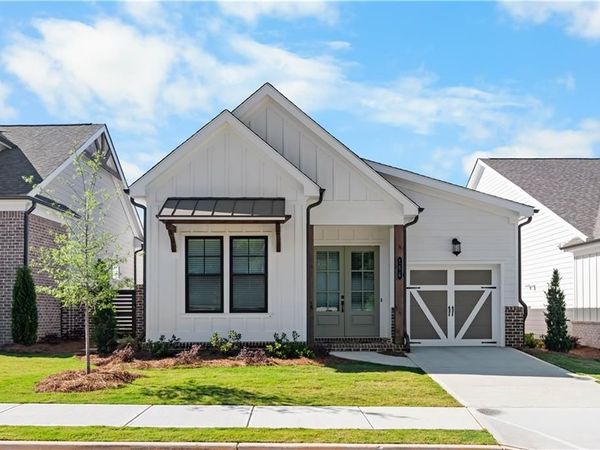 677 Beechwood Way , Hoschton, GA 30548