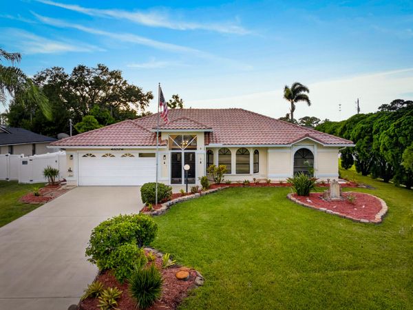2202 SE Leithgow Street, Port St. Lucie, FL 34952