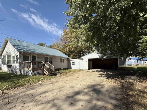 612 Upton Avenue, Waterloo, IA 50701