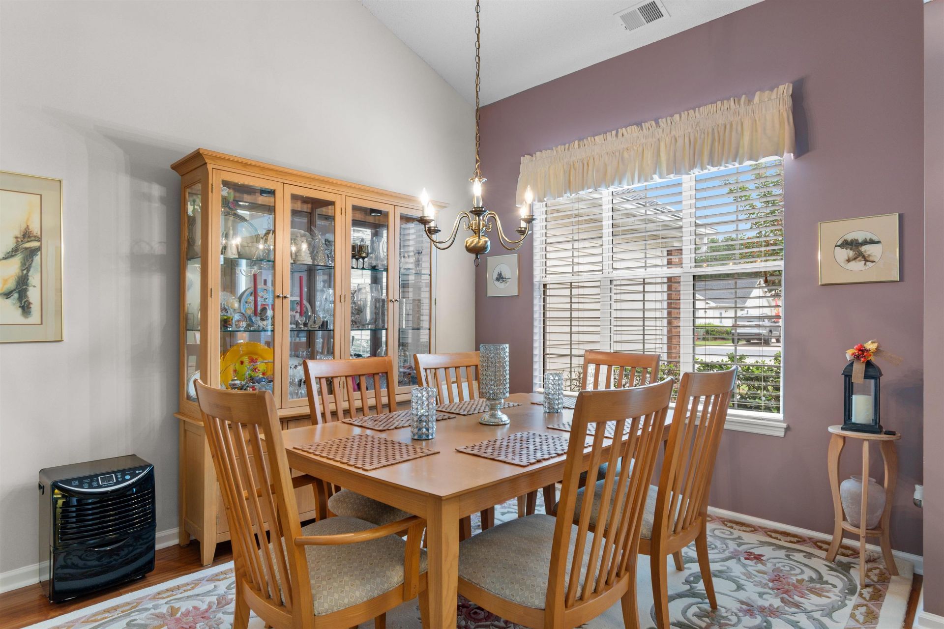 208 Beechwood Ct.  Photo 4