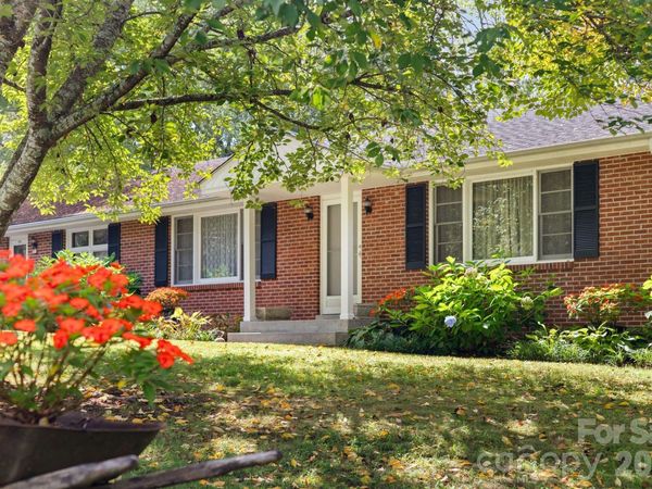 1450 Howard Gap Road , Hendersonville, NC 28792