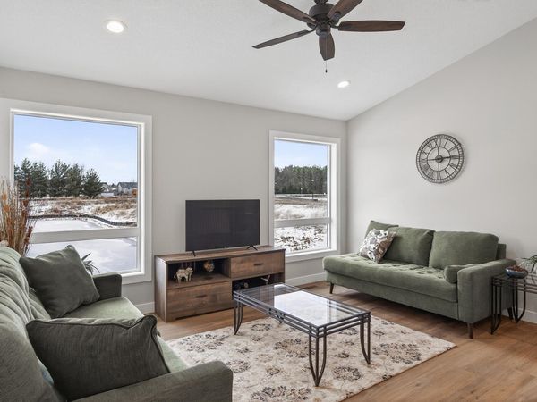 38653 Hawthorne Avenue, North Branch, MN 55056