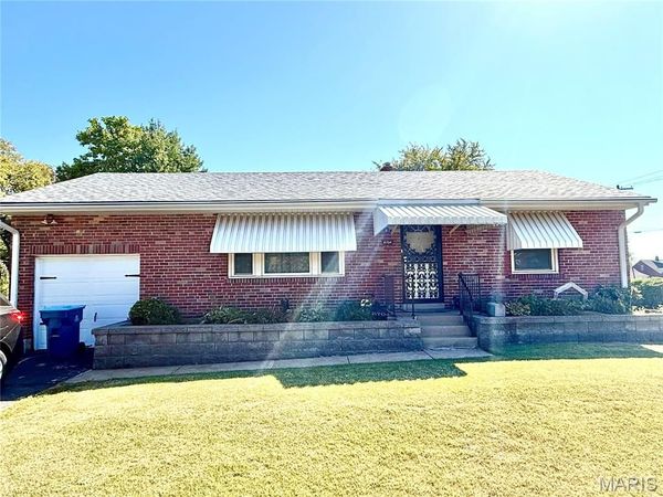 8704 Agate Court , St Louis, MO 63136