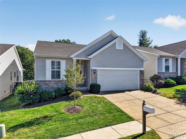 1052 Silo Bend Drive, Wentzville, MO 63385