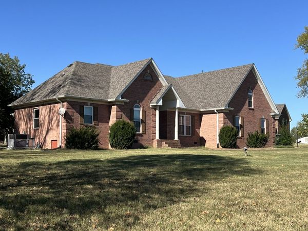 1324 Long Hollow Pike , Gallatin, TN 37066