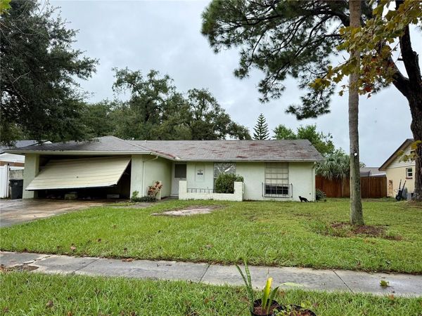 6810 EDEN LANE, TAMPA, FL 33634