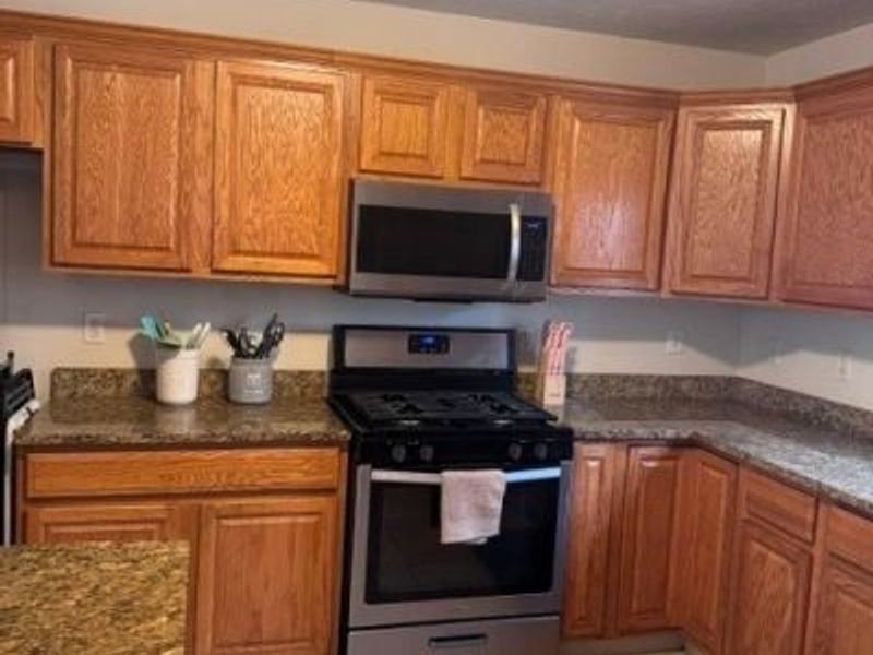2186 E 40th Street, Cleveland, OH 44103 Photo 14