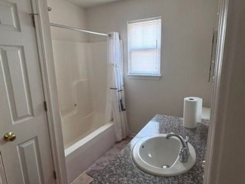 2186 E 40th Street, Cleveland, OH 44103 Photo 24