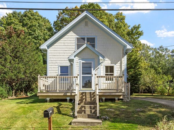 8 Winter St, Southborough, MA 01745