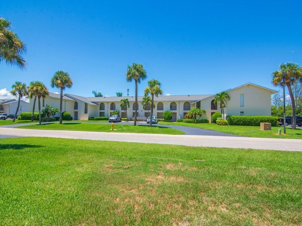 1845 Robalo Drive , Unit D106, Vero Beach, FL 32960 Photo