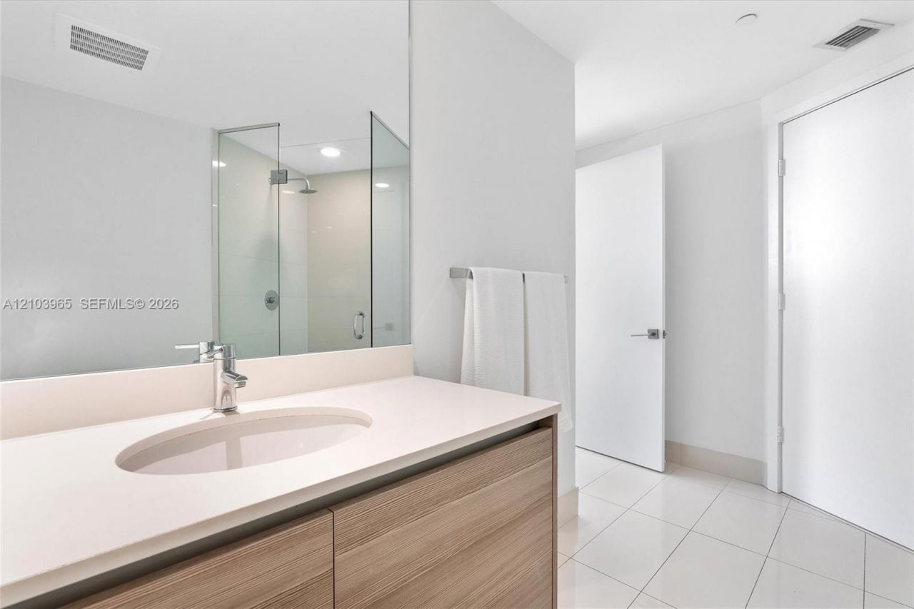 121 NE 34th St, Unit 2904, Miami, FL 33137 Photo