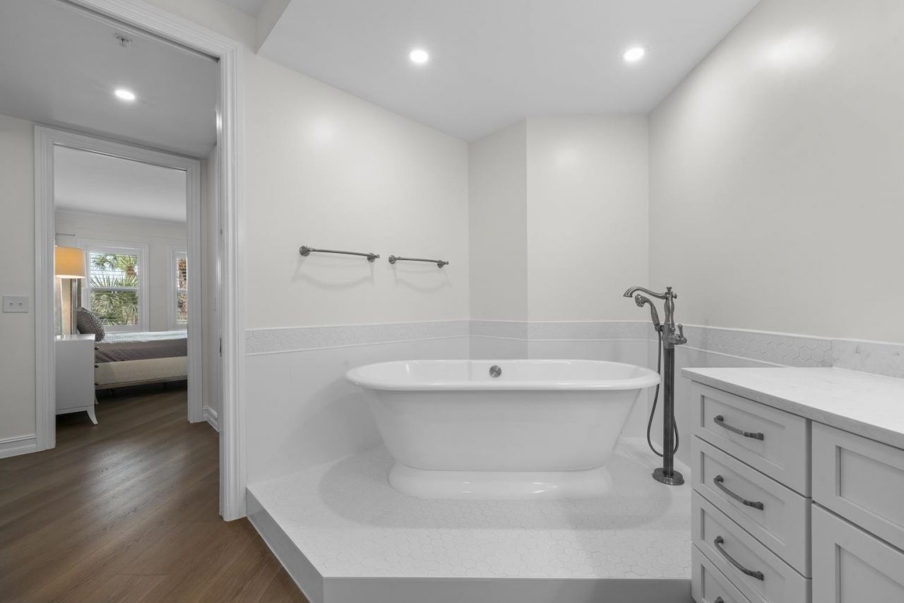 5663 Baltusrol Court, Unit 2B, Sanibel, FL 33957 Photo