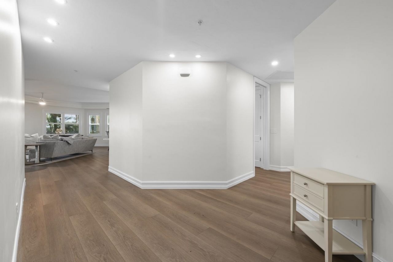 5663 Baltusrol Court, Unit 2B, Sanibel, FL 33957 Photo