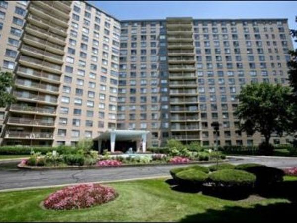 7061 N Kedzie Avenue , Unit 305, Chicago, IL 60645