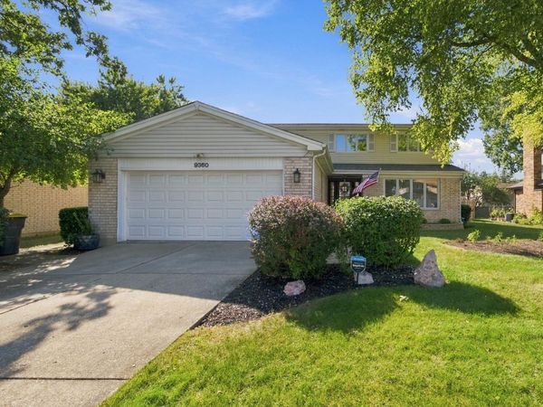9360 Margail Avenue , Des Plaines, IL 60016