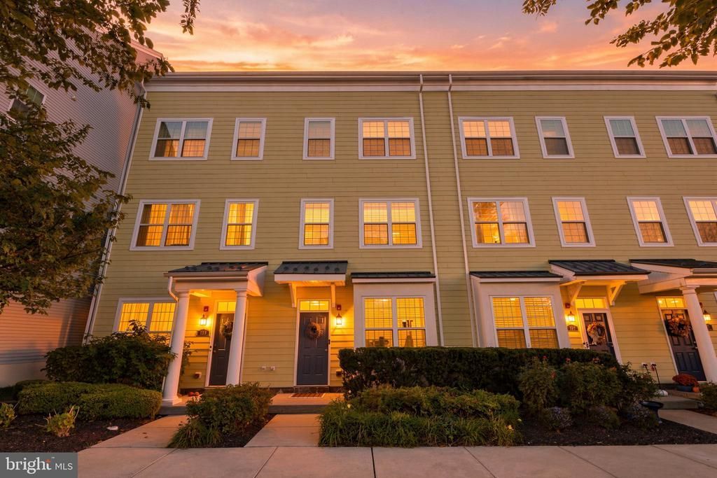 131 EQUESTRIAN ROW, BENSALEM, PA 19020