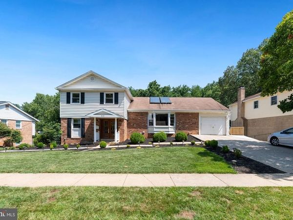 8121 BRIAR CREEK DRIVE, ANNANDALE, VA 22003