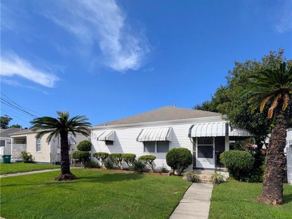 3807 BAUVAIS Street , Metairie, LA 70001