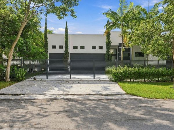 114 NE 16TH Place, Fort Lauderdale, FL 33305