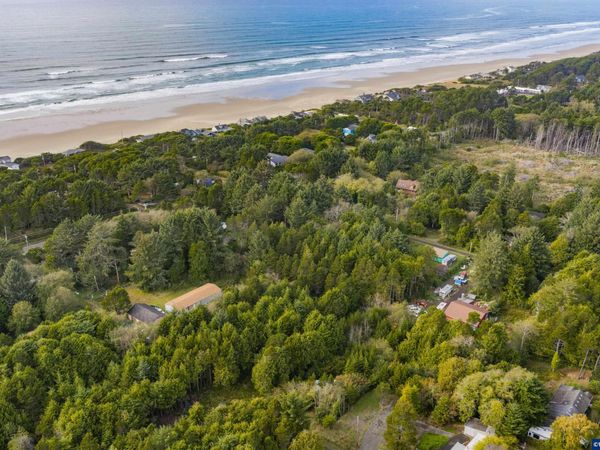 NE Washington St, Yachats, OR 97498