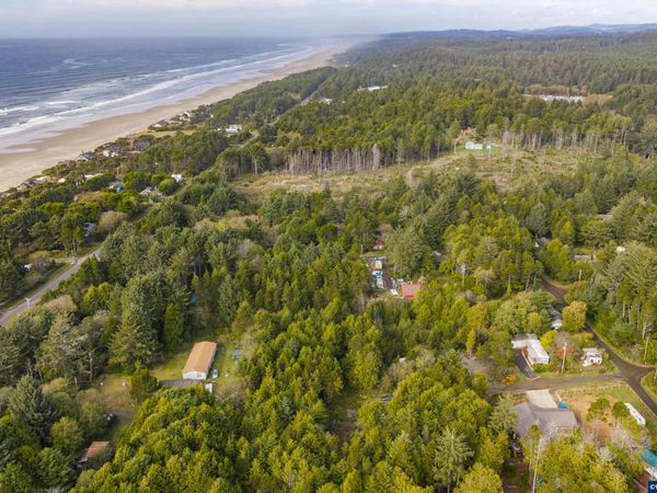 TA R53017 NE Washington St, Yachats, OR 97498