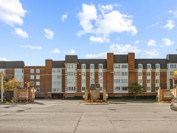 50 Lake Boulevard , Unit 667, Buffalo Grove, IL 60089