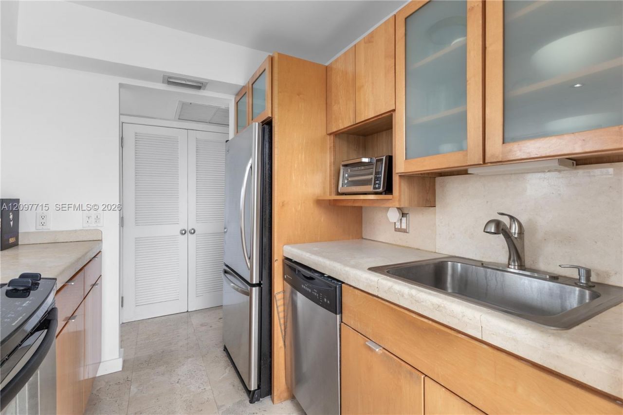 1670 Bay Rd, Unit 6G, Miami Beach, FL 33139 Photo