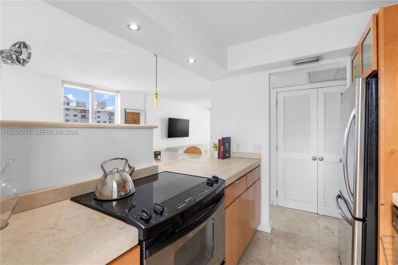 1670 Bay Rd, Unit 6G, Miami Beach, FL 33139 Photo