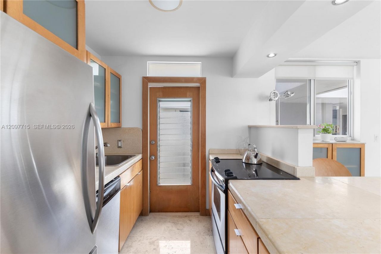 1670 Bay Rd, Unit 6G, Miami Beach, FL 33139 Photo