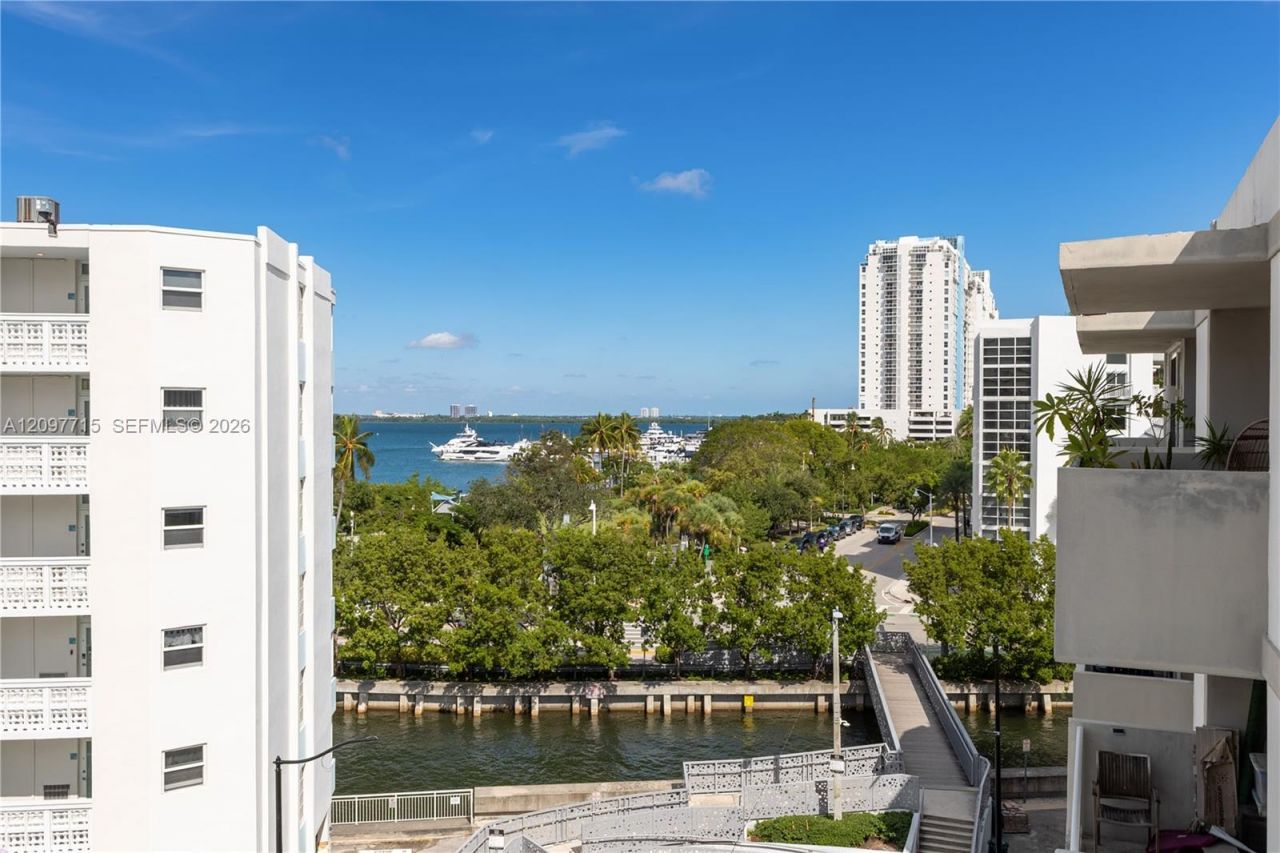 1670 Bay Rd, Unit 6G, Miami Beach, FL 33139 Photo